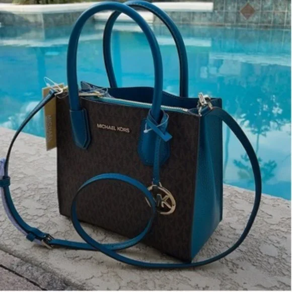 Michael Kors Mercer Medium Messenger Bag - Picture 6 of 16